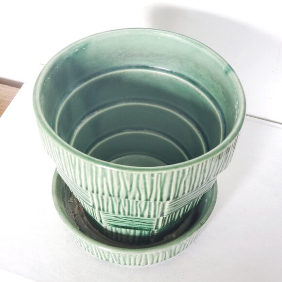 4.75 Inch Tall McCoy Green Ceramic Planter, MCM Home Décor, Made In USA - Picture 2 of 8